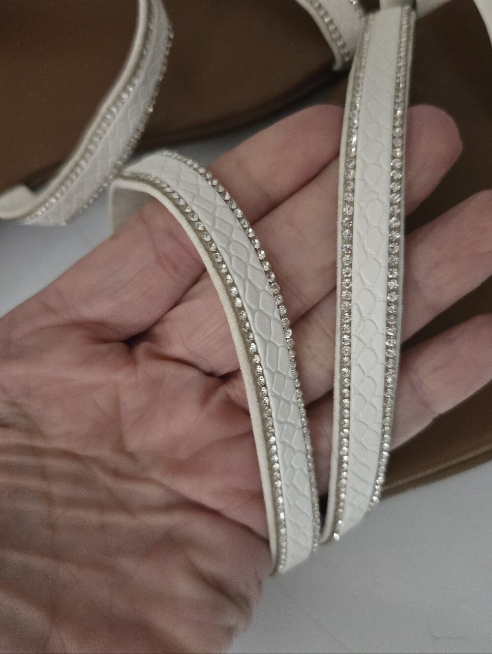 sz 10 Italian Shoemakers white rhinestone sandals - Picture 2 of 4